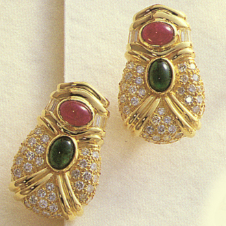 cm-stephanoff-jewelry-gold-earring-1.jpg